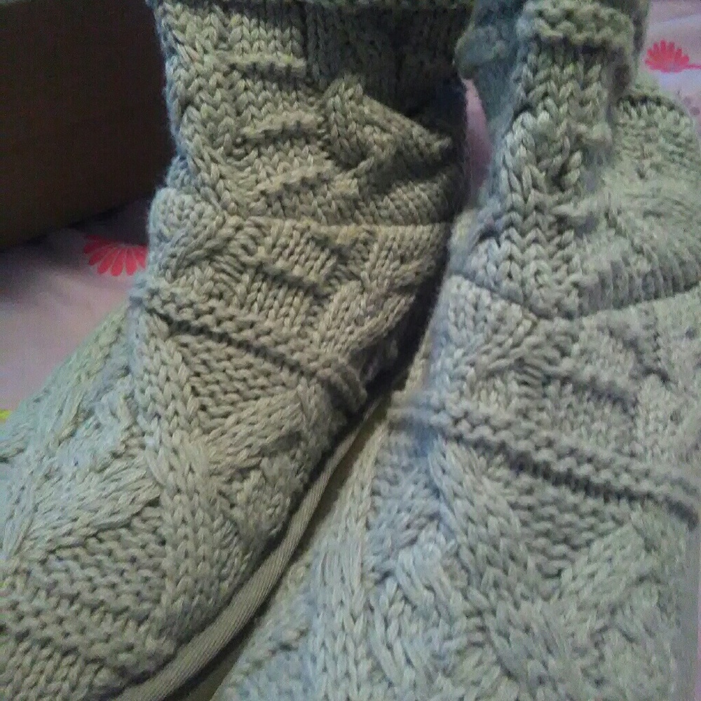 Authentic Uggs Size 6 - Picture 4 of 4